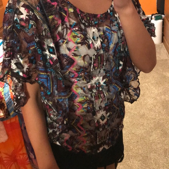 Tribal top